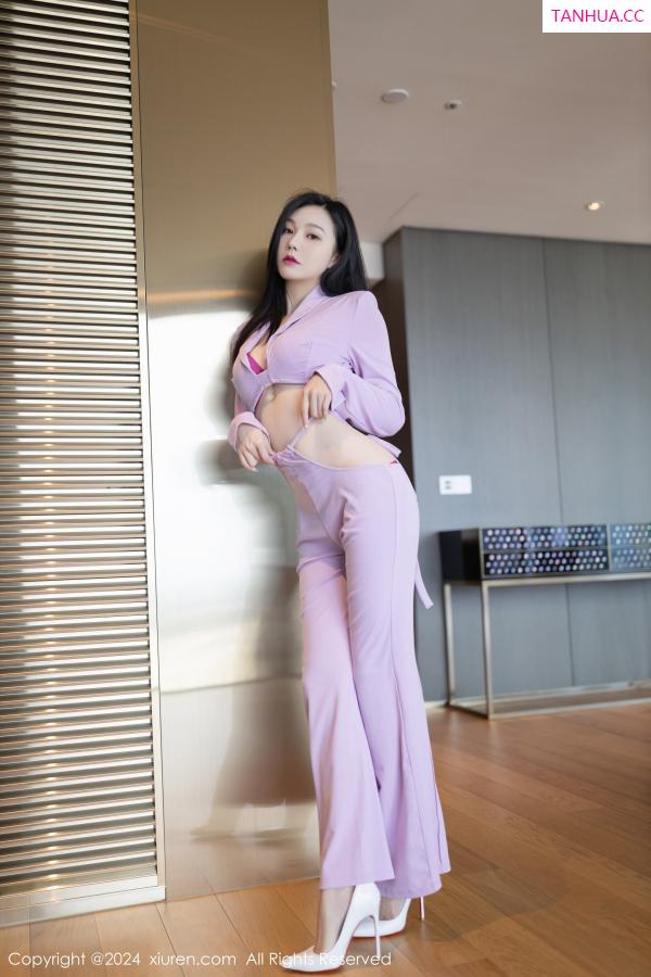 安然Maleah  [XiuRen]高清写真图 2024.01.23 No.8006 安然anran OL美腿第3张图片